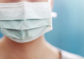 Qapalı və açıq məkanlarda tibbi maskalardan istifadənin məcburiliyi qüvvədə qalıb
