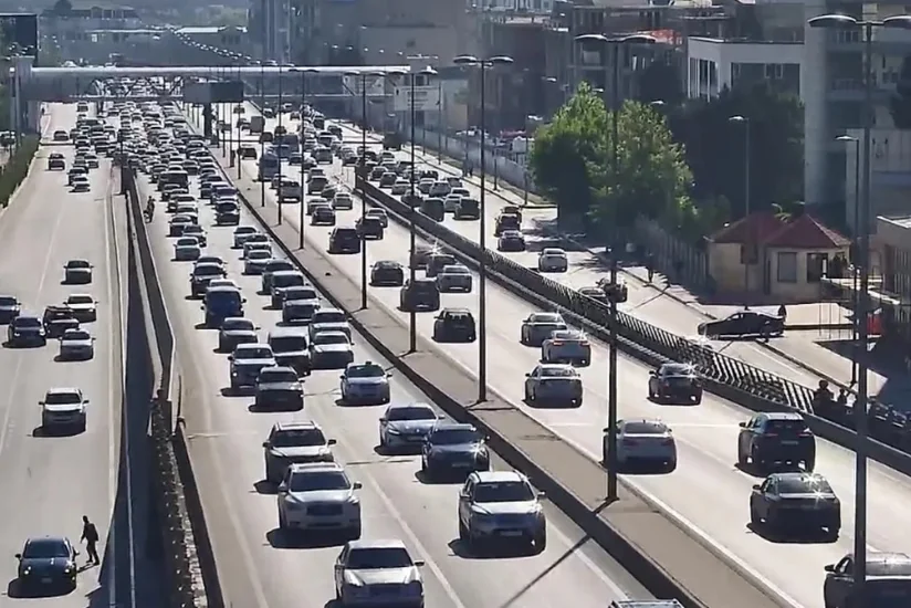 Bakının bir sıra yollarında tıxac yaranıb