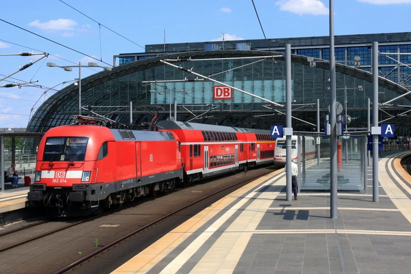 Германия приостановила железнодорожное сообщение с Нидерландами