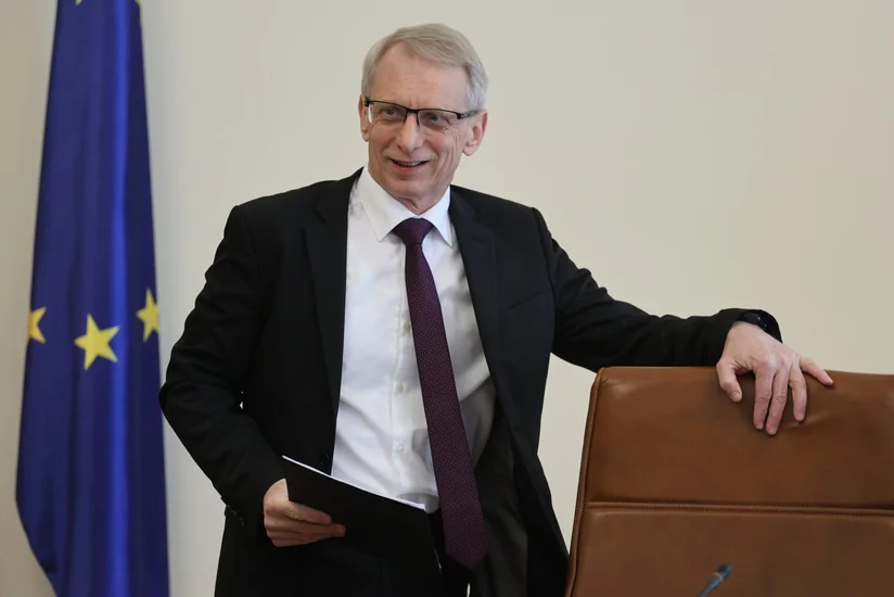 Парламент Болгарии принял отставку правительства Николая Денкова