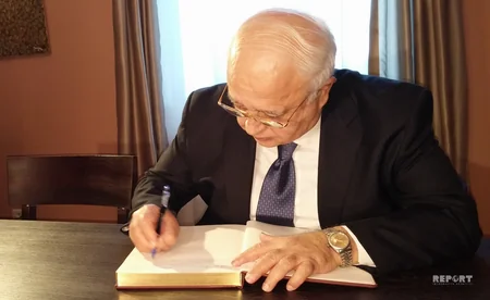 Azərbaycan baş nazirinin müavini Fransa səfirliyində başsağlığı verib - FOTO
