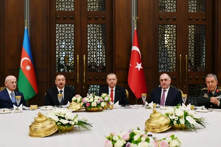 Azərbaycan Prezidentinin şərəfinə rəsmi nahar verilib