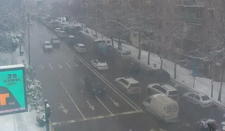 BNA: Bakıda nəqliyyat vasitələrinin hərəkətində müşahidə edilən sıxlıq aradan qaldırılıb