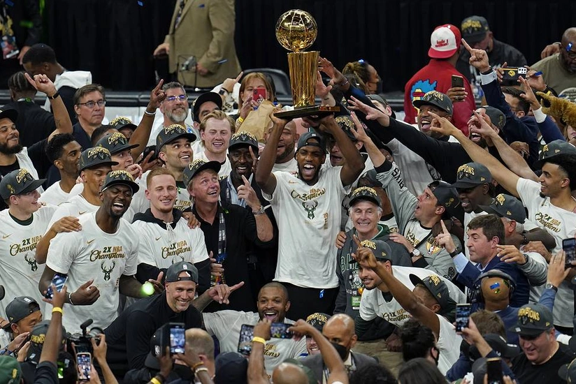 Miluoki 50 ildən sonra NBA çempionu oldu
