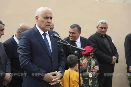 Bakıda üç şəhidin xatirə lövhəsinin açılışı olub