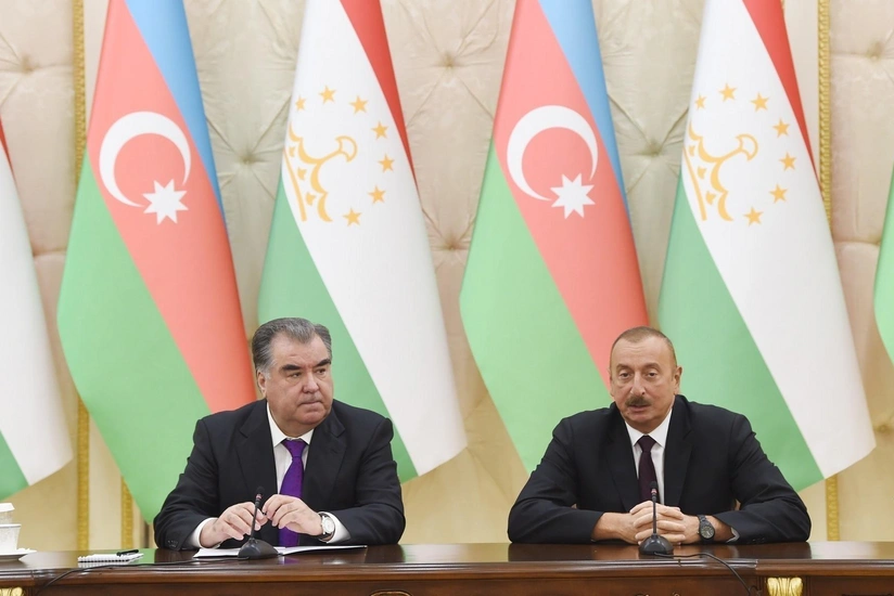 Emoməli Rəhmon İlham Əliyevə telefonla zəng edib