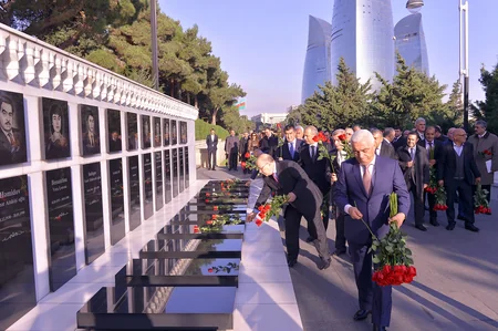 ​Bu gün Azərbaycanda Energetiklər Günüdür