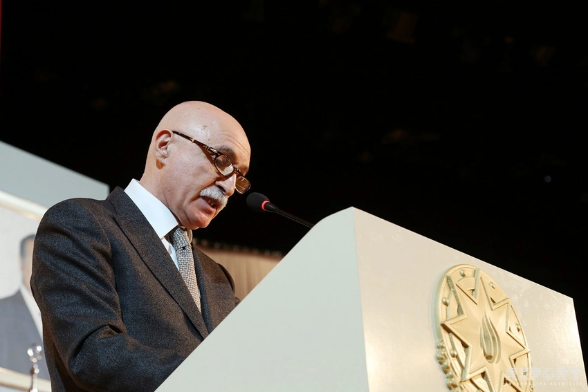 Firudin Qurbanov: Təhsil gələcək nəsillərin formalaşmasında böyük rol oynayır