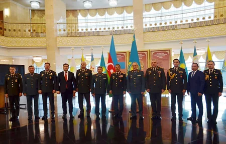 Azerbaijan, Kazakhstan discuss cooperation in military education