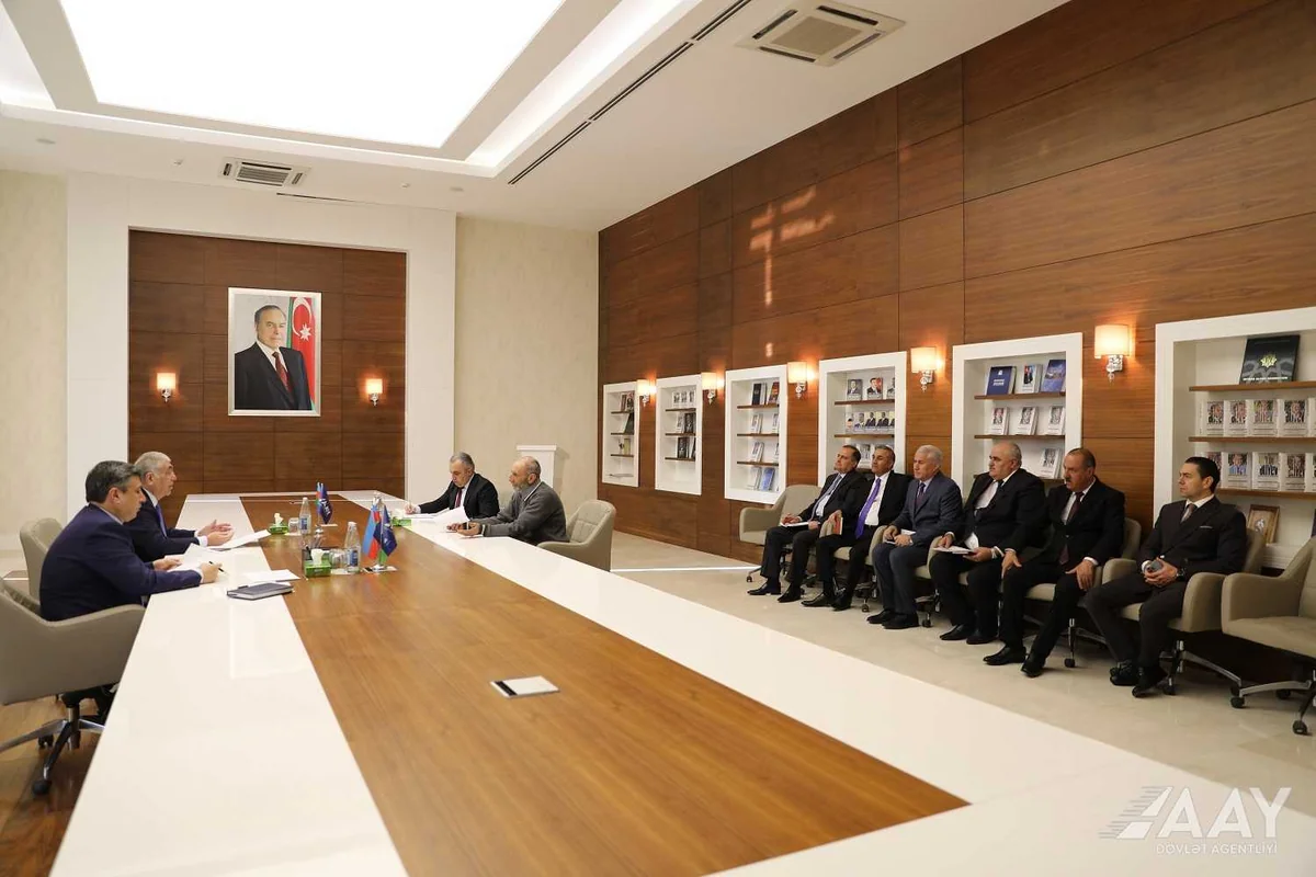 Saleh Məmmədov Xızıda vətəndaşları qəbul edib