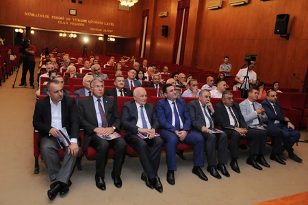 ADNSU-da keçmiş məzunlarla görüş keçirilib