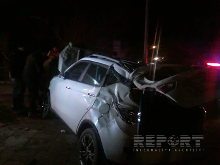 ​Tovuzda it qəzaya səbəb olub, maşın ticarət obyektinə çırpılıb - FOTO