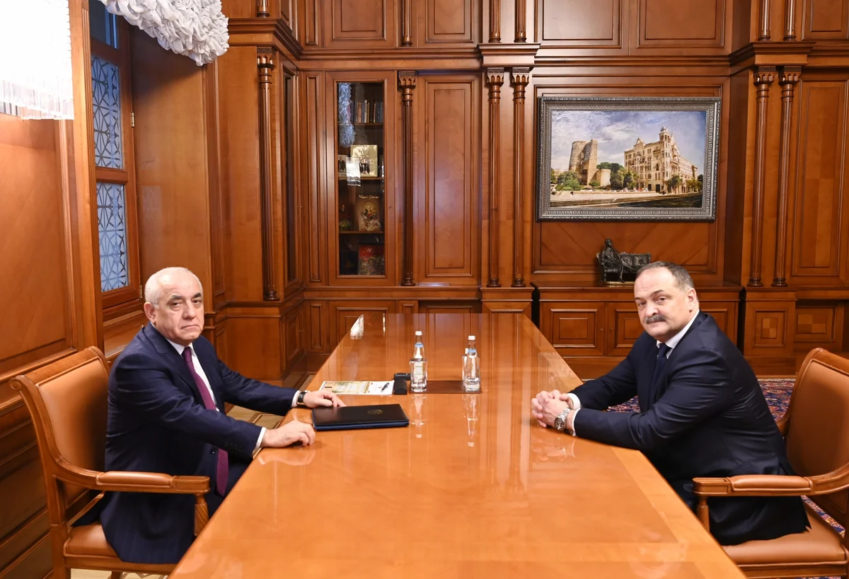Baş nazir Dağıstan rəhbəri ilə görüşüb