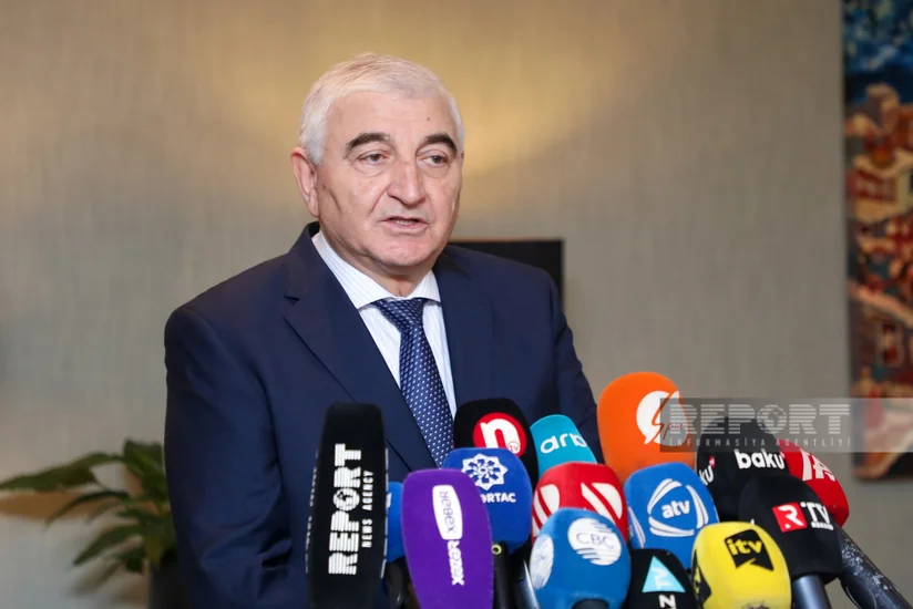 Xaricdə yaşayan azərbaycanlılar növbədənkənar parlament seçkilərində səs vermək üçün ölkəyə gəlməlidirlər