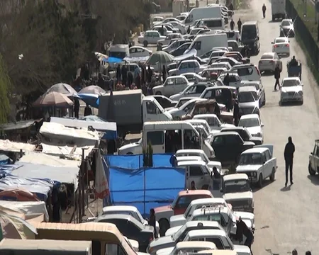 Kürdəmir bazarına girişlərdən biri bağlanıb, ərazidə uzun tıxaclar yaranır - REPORTAJ