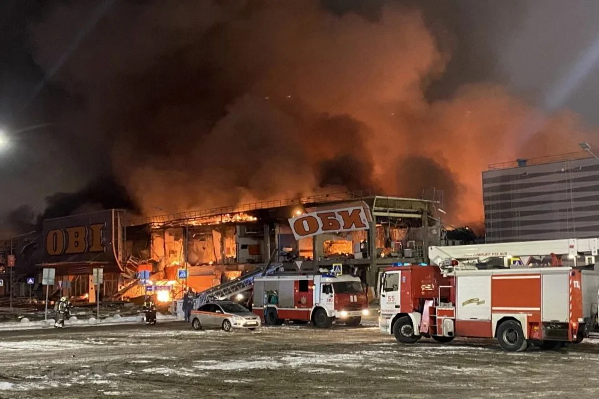 Fire at shopping mall near Moscow kills one