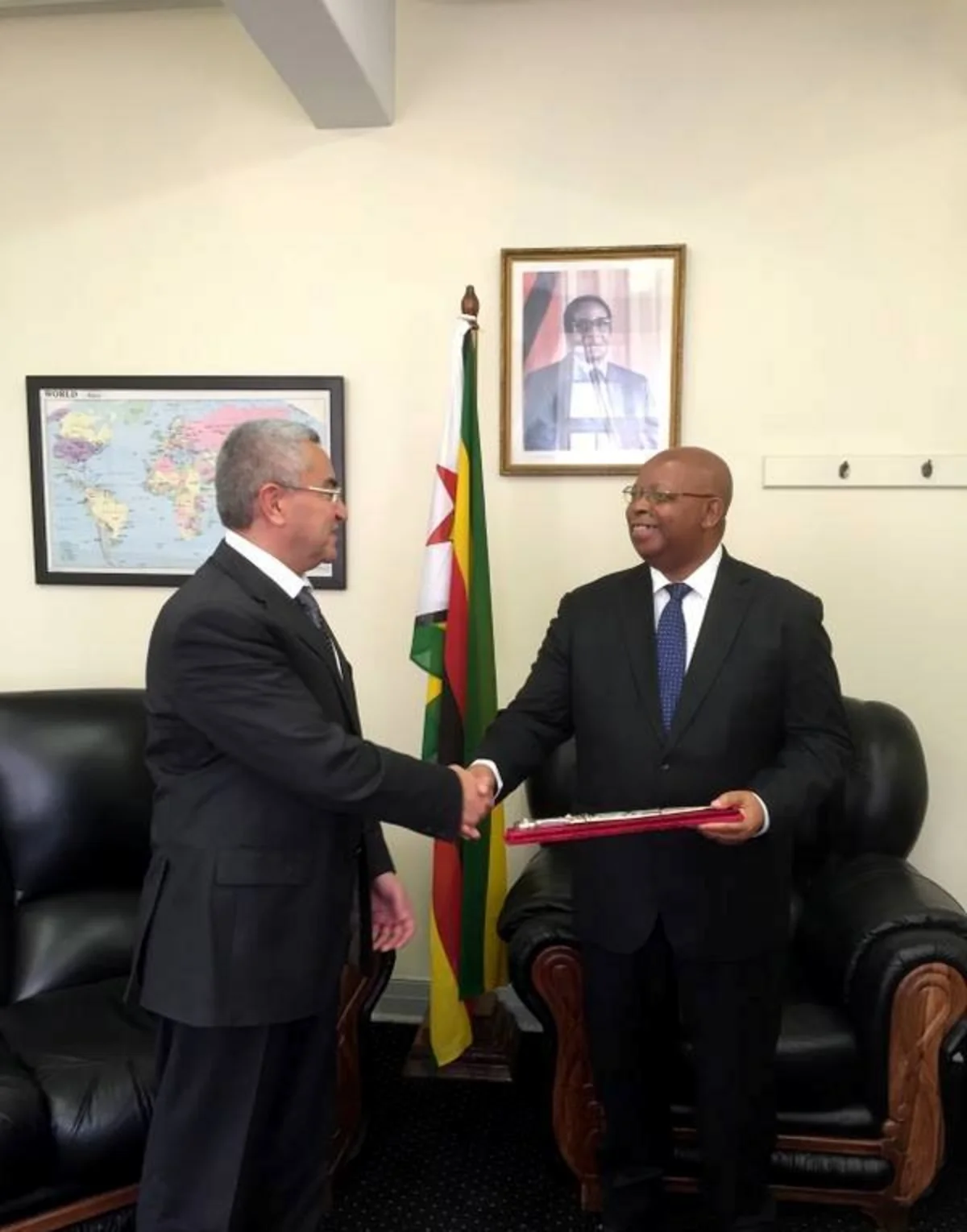 Səfir Elxan Poluxov Zimbabve parlamentinin spikeri ilə görüşüb