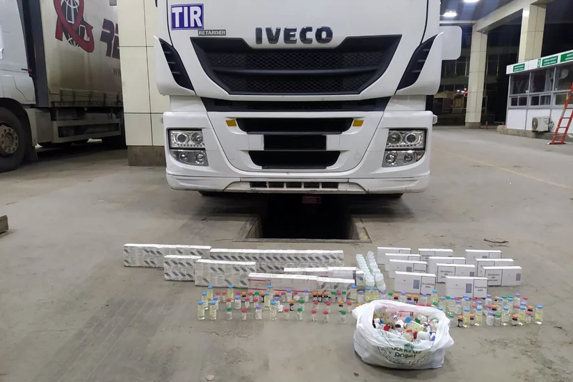 Gömrükçülər dərman və siqaretlərin qanunsuz dövriyyəsinin qarşısını alıb