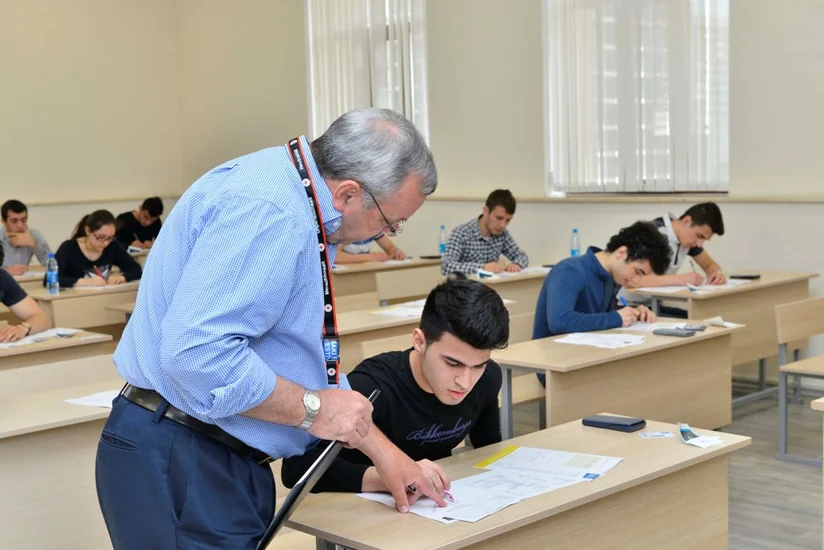 ​Bakı Ali Neft Məktəbində semestr imtahanlarını britaniyalı müəllimlər keçirir