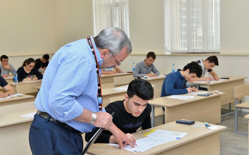 ​Bakı Ali Neft Məktəbində semestr imtahanlarını britaniyalı müəllimlər keçirir