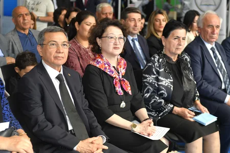 Bakıda türkmən şairi və mütəfəkkiri Məhtimqulu Fraqinin yeni şeirlər toplusunun təqdimatı olub