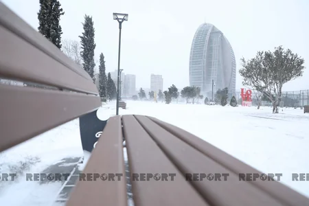 Qar ən çox uşaqları sevindirir... - VİDEO