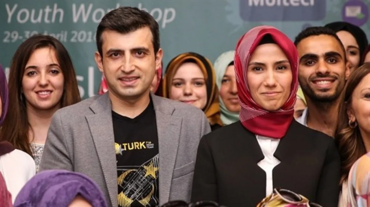​Əhməd Davudoğlu Rəcəb Tayyib Ərdoğanın qızının toyunda nikah şahidi olacaq