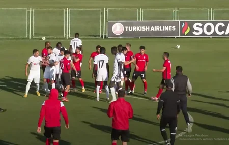 Neftçi - Qəbələ matçında dava: Meza Kolli rəqibi vurduğu üçün qovulub