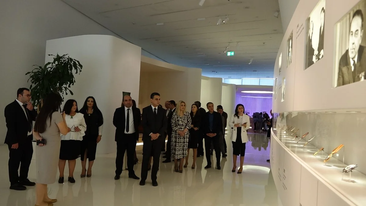 FHN-in Əsaslı Tikinti İdarəsinin əməkdaşları Heydər Əliyev Mərkəzində olublar