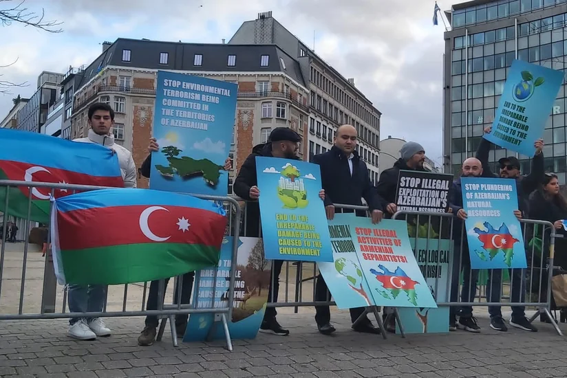 Перед Европарламентом в Брюсселе прошла акция протеста против армянского экотеррора