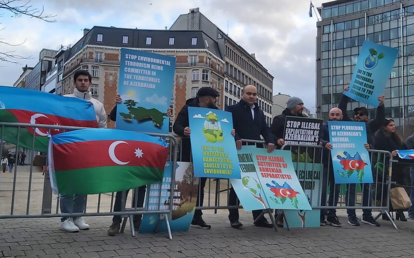 Перед Европарламентом в Брюсселе прошла акция протеста против армянского экотеррора 
