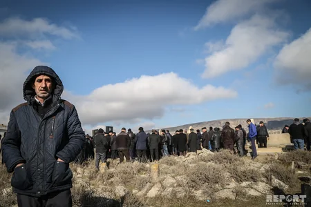 Qəzada ölən neftçi dəfn olunub - FOTO