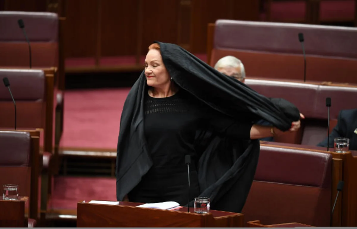 Avstraliyada partiya lideri parlamentə pərəncədə gəlib
