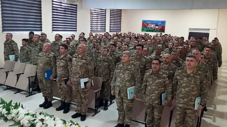 Hərbi hissələrdə birinci rübün nəticələrinə dair yekun iclaslar keçirilib