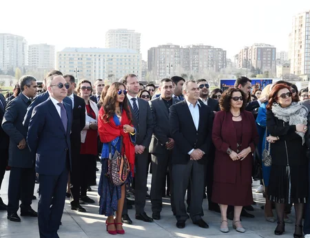 Bakıda tanınmış fotoqraf Reza Deqatinin fərdi sərgisi açılıb