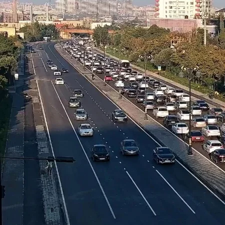 Bakının bir sıra yollarında tıxac var - SİYAHI