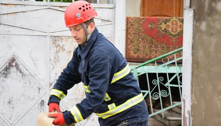 Marneulidə şiddətli yağışların vurduğu ziyan aradan qaldırılır