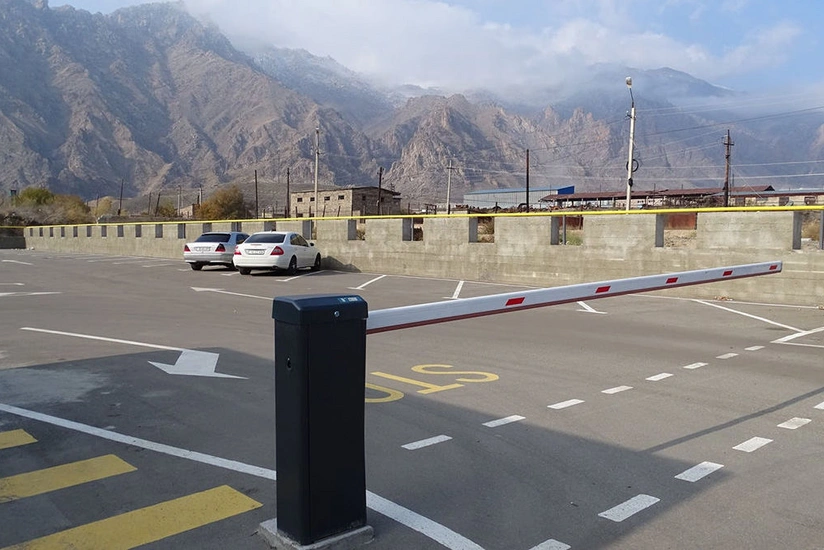 Customs checkpoint between Armenia and Iran closed