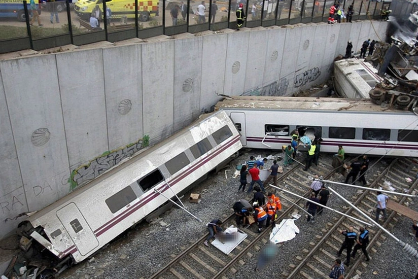 İspaniyada iki qatarın toqquşması nəticəsində xəsarət alanların sayı 150-yə çatıb - YENİLƏNİB