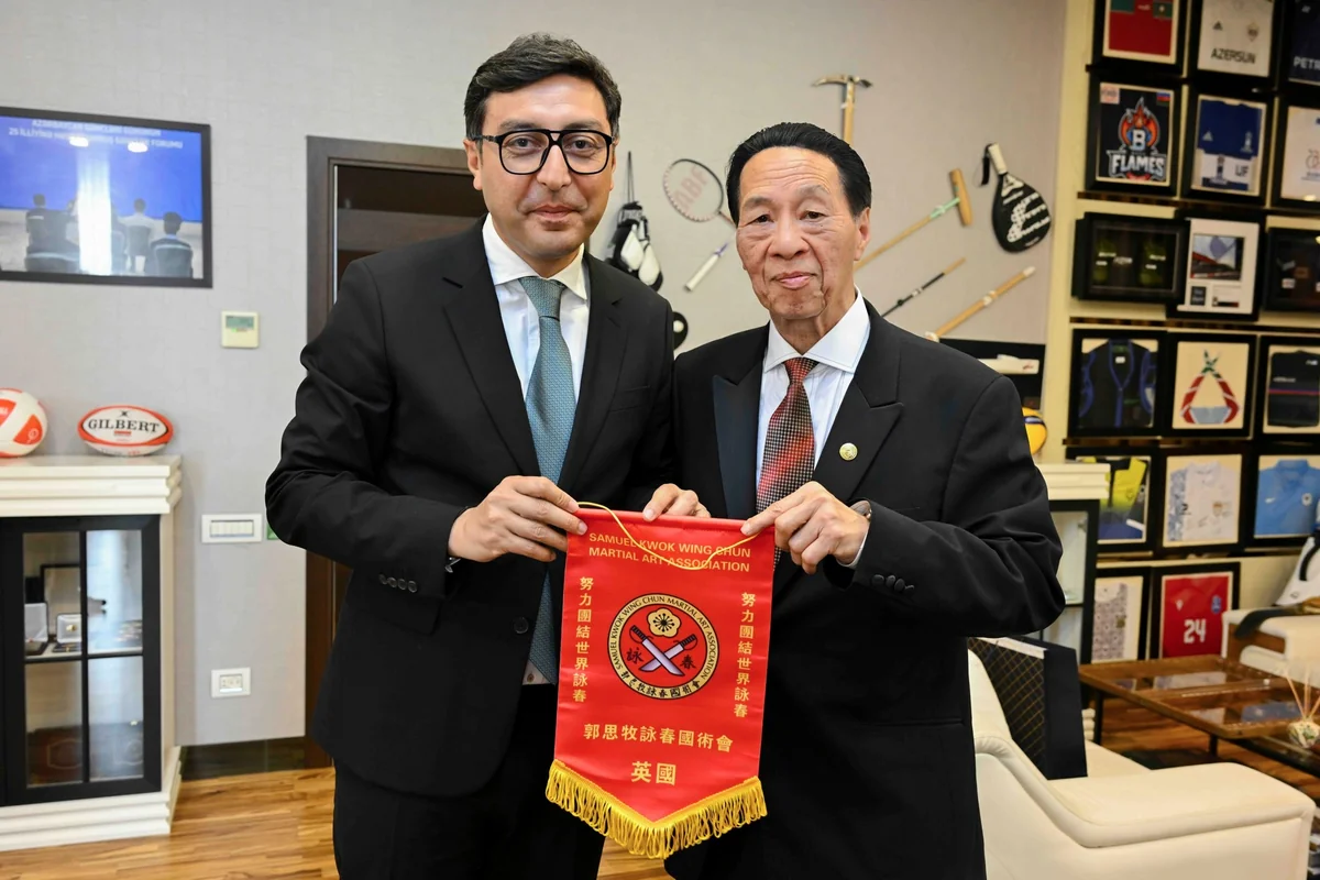 Fərid Qayıbov “Yaşayan Əfsanə” tituluna sahib məşhur döyüş ustası ilə görüşüb