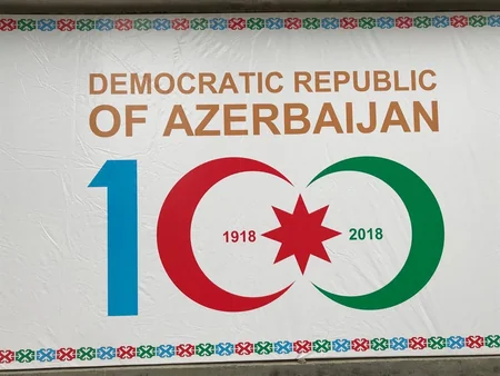 Əbədi ezamiyyət filmi Tacikistanda nümayiş etdirilib