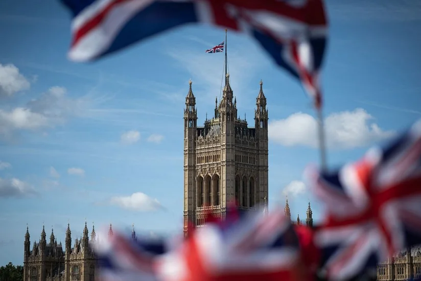 Britaniyalıların yalnız üçdə biri müdafiə xərclərinin artırılmasını dəstəkləyir – SORĞU