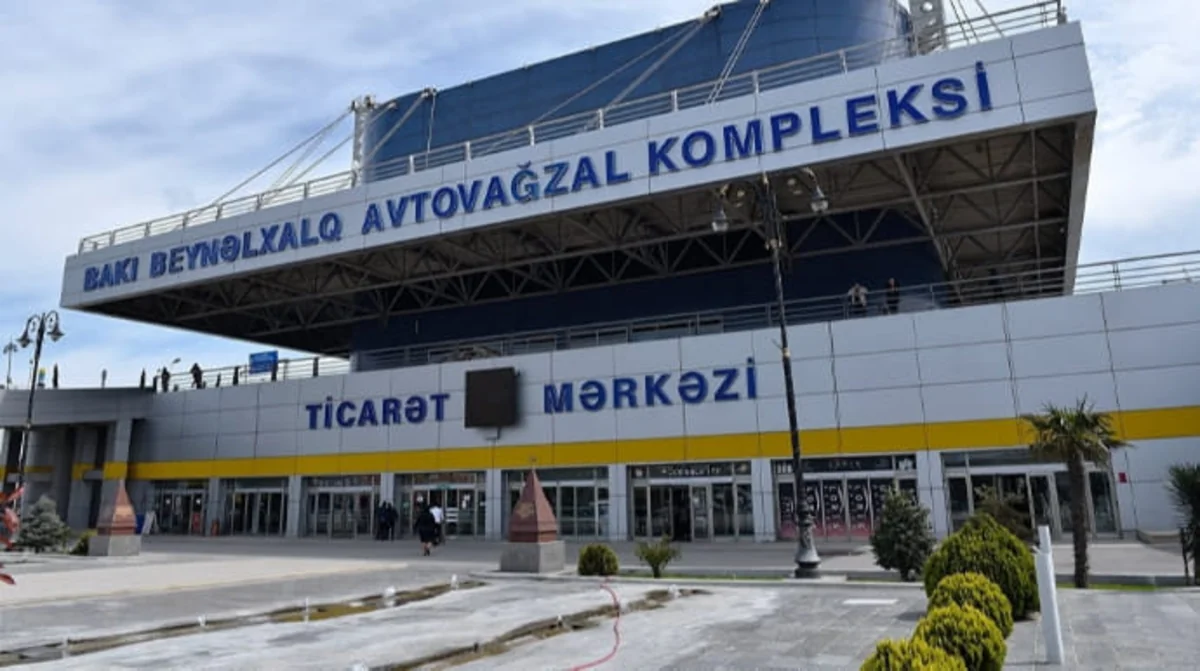 Paytaxtın bir sıra yerlərində taksilər üçün duracaq təşkil edilib