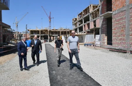 İlham Əliyev və Mehriban Əliyeva MİDA tərəfindən Füzuli yaşayış kompleksində görülən işlərlə tanış olublar