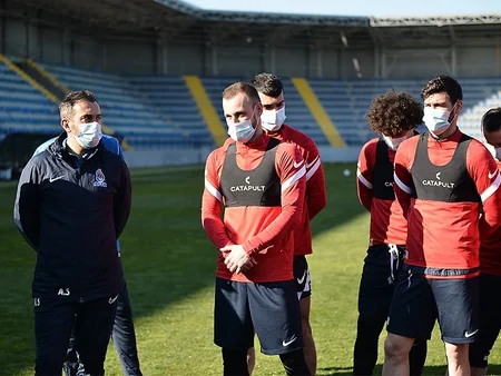 AFFA prezidenti milli komandanın heyəti ilə görüşdü