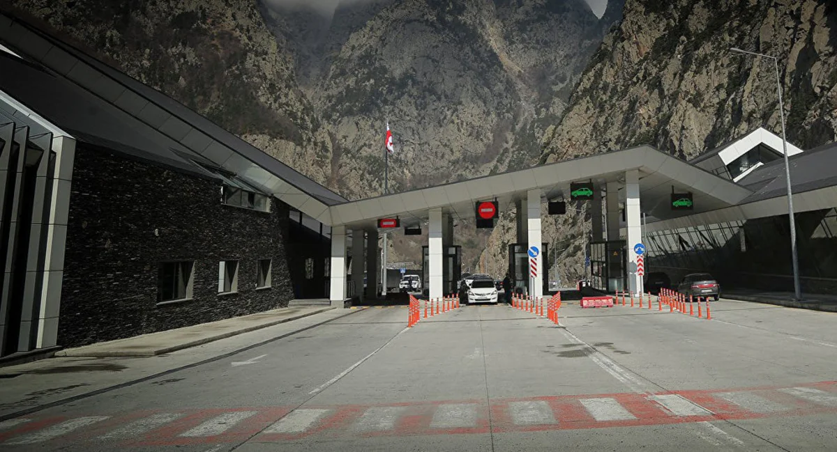 Explosion on Georgian-Russian border kills guard, four injured