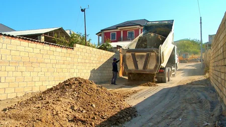 Şükürbəyli-Cəbrayıl-Hadrut avtomobil yoluna asfalt örtüyü döşənir