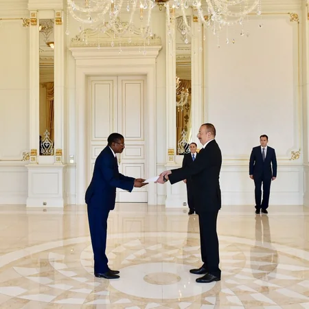 Prezident İlham Əliyev Burkina Fasonun yeni səfirinin etimadnaməsini qəbul edib - ƏLAVƏ OLUNUB