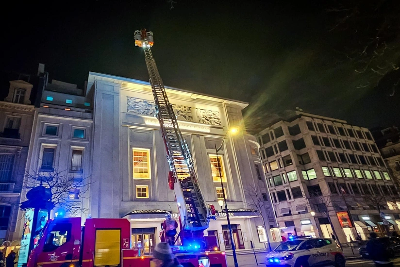 Parisdə teatrda baş verən yanğına görə 1,5 min tamaşaçı təxliyə edilib