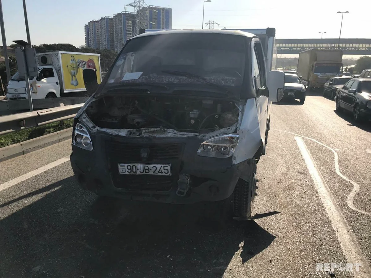 Bakıxanov Çörək Zavodunun maşını qəzaya düşüb, xəsarət alanlar var - FOTO - VİDEO
